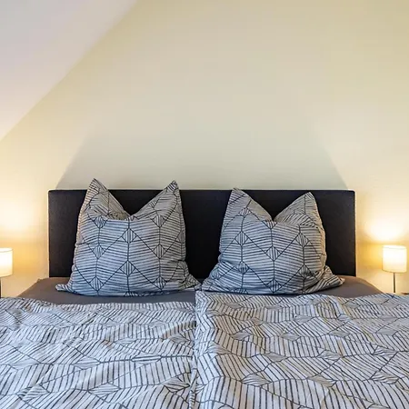 Appartement Ferienwohnung F Bolanz 1 *